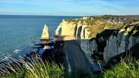 Étretat: hike the mythical cliffs of Étretat!