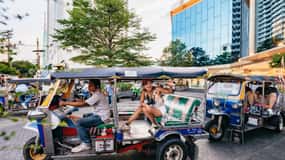 Banguecoque: Tour gastronómico de rua com guia Michelin em Tuk Tuk