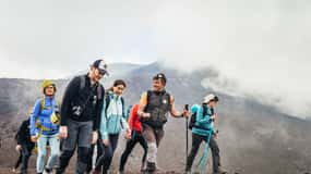 L'Etna: Trekking guidato a 3.000 metri dalla vetta