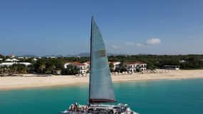 St. Maarten: Full-Day Catamaran Sail to Prickly Pear Cays