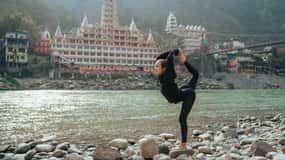 Early Morning 2 Hours Yoga Session In Rishikesh at Ghat