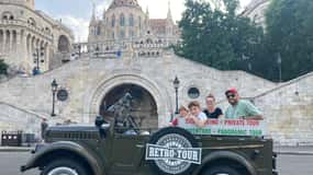 Budapeste: City tour particular com um jipe russo antigo