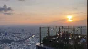 Saigon: Sunset Café Experience at Landmark 81 and Food Tour
