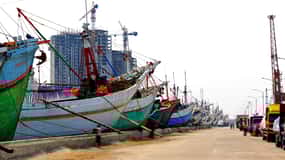 Jakarta: National Monument, Mosque, and Old Town Tour