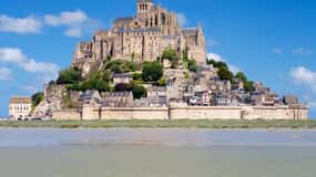 Bayeux to Mont Saint-Michel Shuttle with Abbey Tickets
