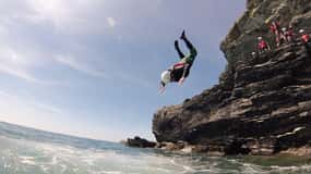 Остров Англси: живописное побережье со скалолазанием и прыжками