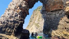 Budva: Becici beach SUP/kayak tour to Sv.Nikola island caves