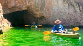 Willow Beach: Emerald Cave Kayak Tour – 3 Caves, Half Day
