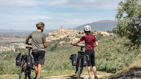 Umbria: noleggio di biciclette elettriche e degustazione di olio d'oliva fresco EV