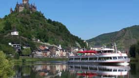 Cochem, Mosel: Schiff - Beilstein, Essen, Wein- und Likörprobe