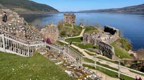 Tur til kysten i Invergordon: Loch Ness, destilleri og slotte