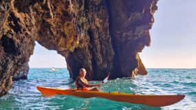 La Spezia: Sunset Kayak & Caves Tour w/ Swimming & Aperitif