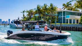 Miami: Private Luxury Boat Charter with a Captain