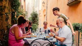 Bologna: Food and Wine Walking Tour with Tastings