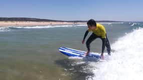 Lisboa: Clase de Surf en la Playa Costa de Caparica