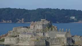 Jersey: Scenic Boat Cruise with Lighthouse Views