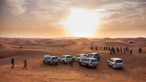 Doha: Safari nel deserto, sand boarding, giro in cammello e mare interno