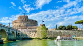Rome: Food Tasting and Wine Pairing & Tiber River Boat Ride