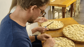 CORSO DI ORECCHIETTE CON DEGUSTAZIONE DI VINI E APERITIVO
