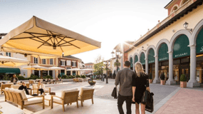 Genova: Tog og bus fra/til Serravalle Outlet