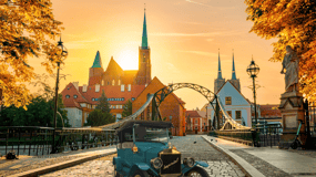 Wrocław: Tour of the Old Town in an Imperial E-car