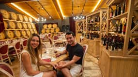 San Gimignano: Pranzo o cena in una cantina con degustazione di vini