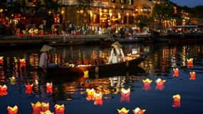 Hoi An : Paseo Nocturno en Barco por el Río Hoai y Linterna Flotante