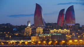 Baku Night Group Tour with tour guide