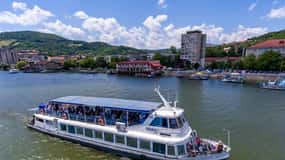 Danube Boilers - 3 hours Cruise with Large Ship