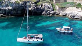 Cagliari: tour in barca a vela, tuffi snorkeling e prosecco