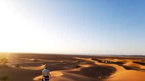 Desde Zagora: Excursión nocturna al desierto de Erg Chigaga Paseo en camello