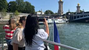 Paris: Hop-on Hop-off-kryssning för Seine med 9 stopp