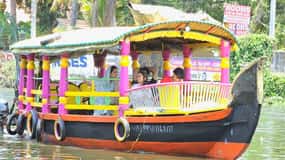 Alleppey: Shikara Boat Ride with Village Tour & Canal Cruise