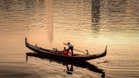 Amburgo: tour di gruppo sul lago Alster in una vera gondola veneziana