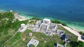 Cenote y Club de Playa Tortugas de Tulum