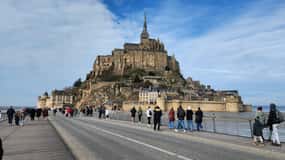 Paris to Mont Saint-Michel Day Trip in luxury van Live Guide