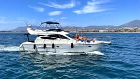 Marbella: Private Cruise in Yacht