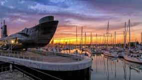 London: Portsmouth Day Trip with Door-to-Door Transfer
