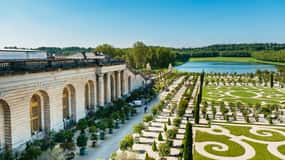 From Paris: Versailles Skip-the-Line Tour & Gardens Access