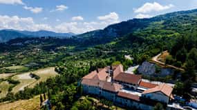 FRÅN PAPHOS: Troodos-klostren och byn Omodos