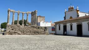 From Lisbon: Évora, Chapel of Bones, & Roman Temple Tour