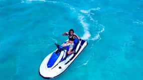 Providenciales: Jet Ski tour to ship wreck and Noahs Ark