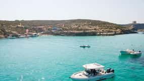 Comino e le lagune Avventure in barca