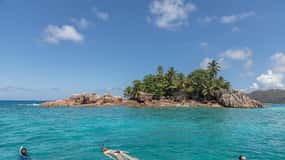 Praslin: Curieuse & St. Pierre Boat Day Trip with BBQ