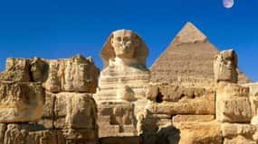 From Hurghada: Pyramids and Egyptian Museum Tour & Boat Ride