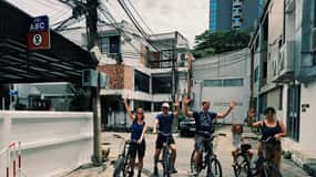 Lawatan Berbasikal Seharian Bangkok dengan Pemindahan Bot dan Makan Tengahari