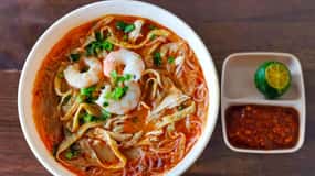 Kuching: Foodie Experience Guided Tour with 5 Tastings