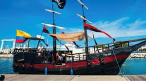 Passeio de barco pirata