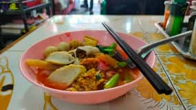 Chiang Mai: Local Food and Markets Guided Walking Tour