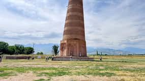 Monumentet "Burana Tower" fra det 11. århundrede og byrundvisning i Bishkek